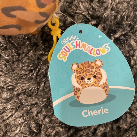 Squishmallow Cherie the Saber Toothed Tiger 3.5” clip NWT - Picture 2 of 3